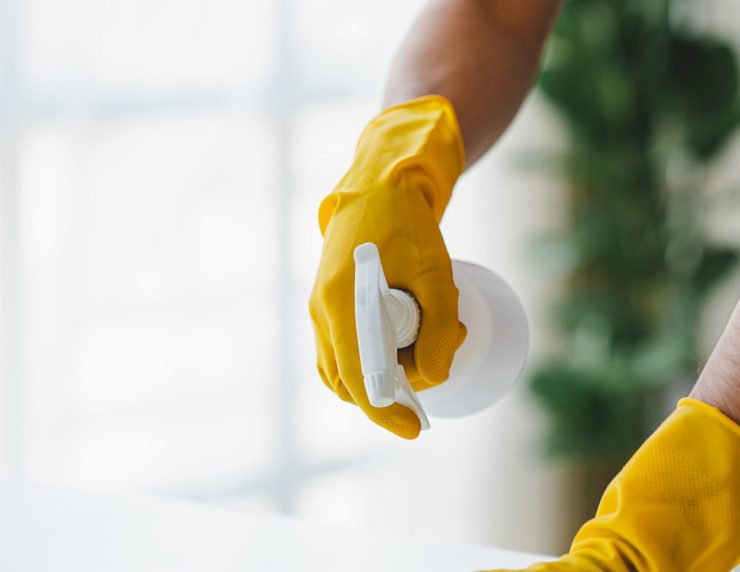 people doing cleaning are using cloths and spraying disinfectant Wipe the desk and floor in the office room.
cleaning staff
cleaning maid